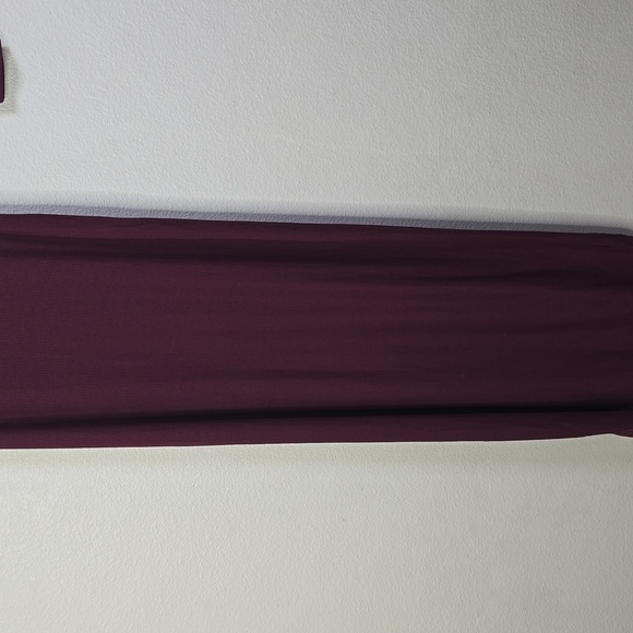 Skims Elegant Soft Longe One Shoulder Long Burgundy Dress Size Xs NwT. - Picture 5 of 10